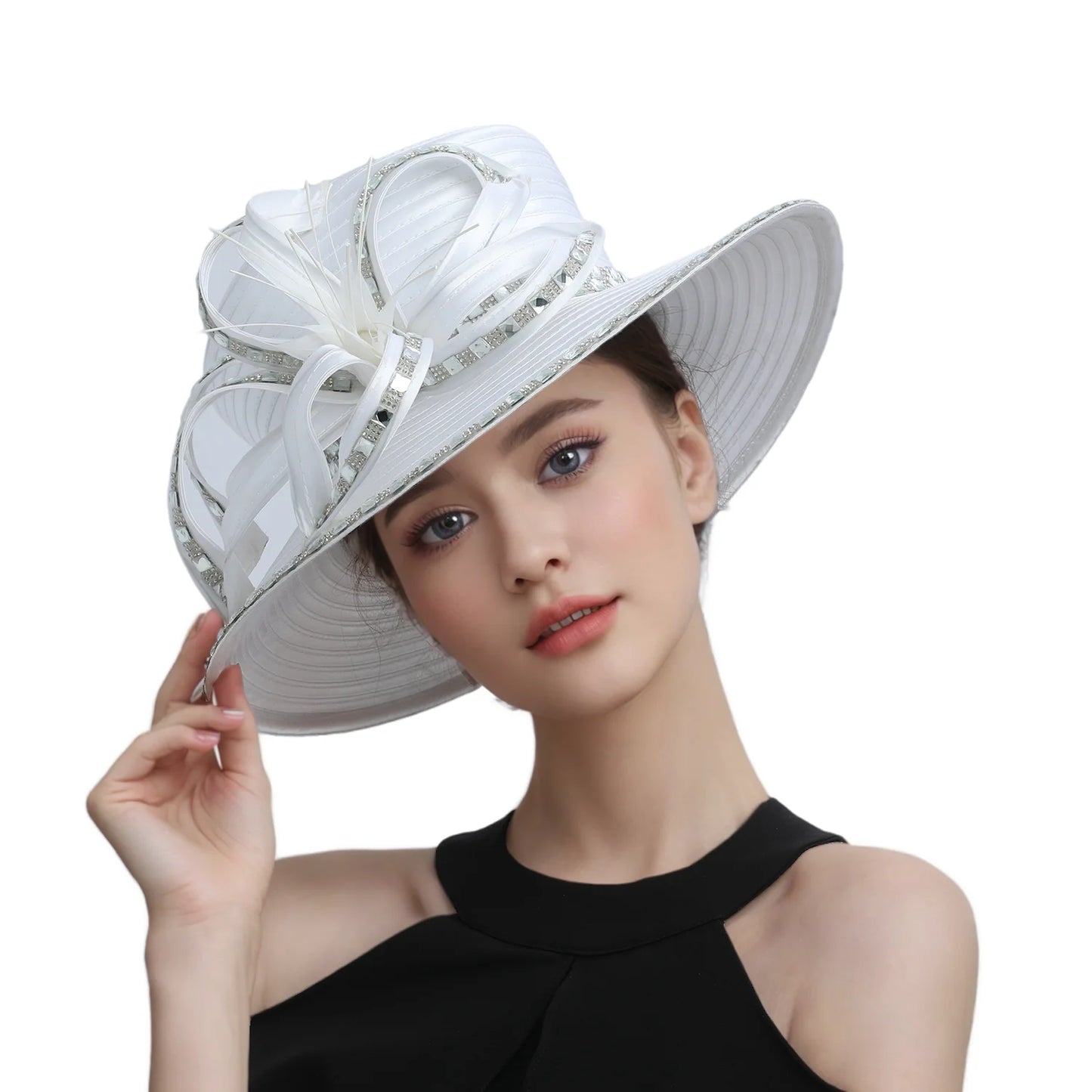 Deluxe White Fascinator – Satin Flower Top Hat with Chains