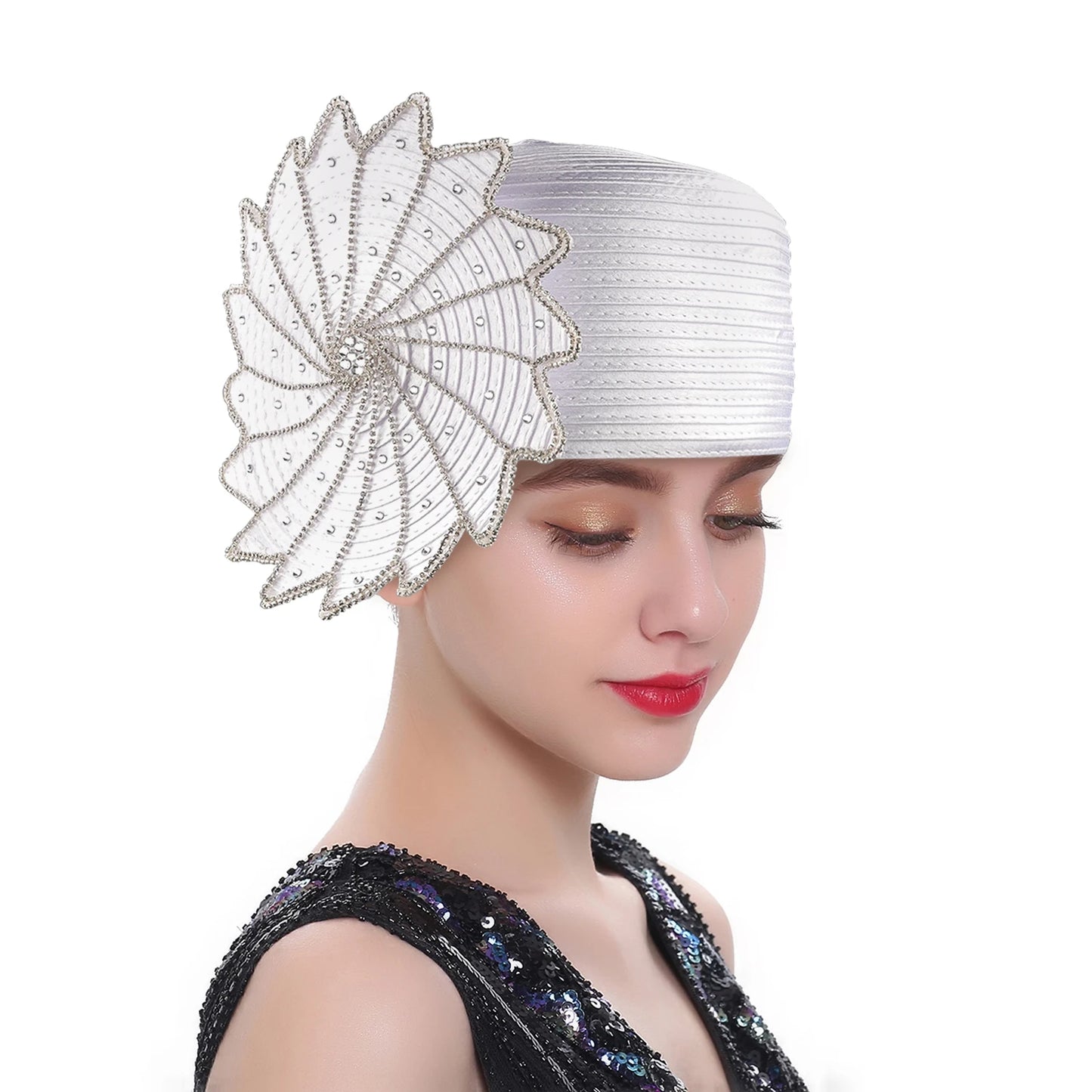 Deluxe White Fascinator – Satin Flower Top Hat with Chains
