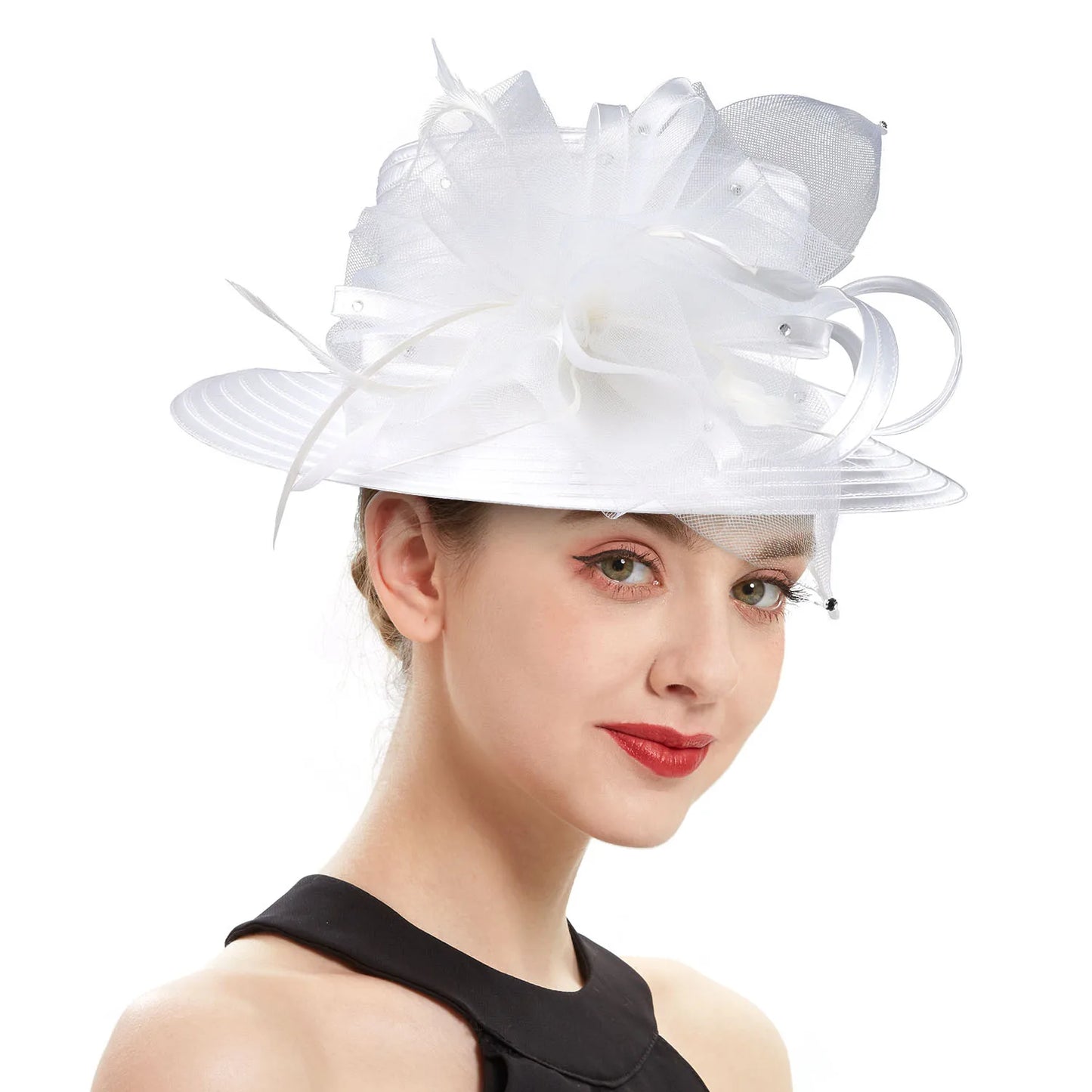 Deluxe White Fascinator – Satin Flower Top Hat with Chains