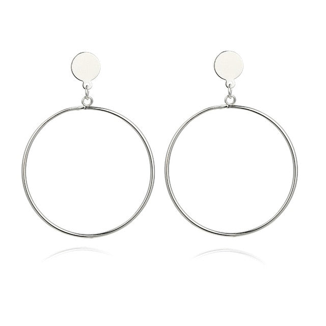 Exquisite Simulated Pearl Stud Earrings