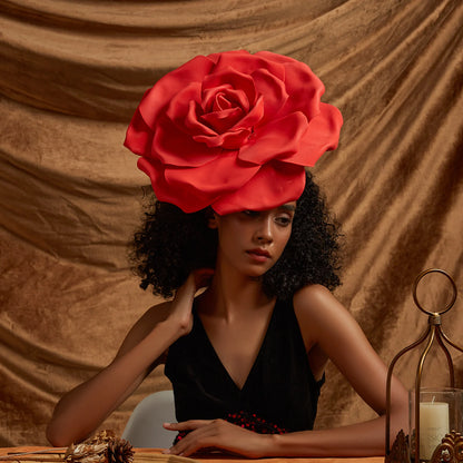 Elegant Foam and Feather Fascinator Hat – Timeless Headpiece