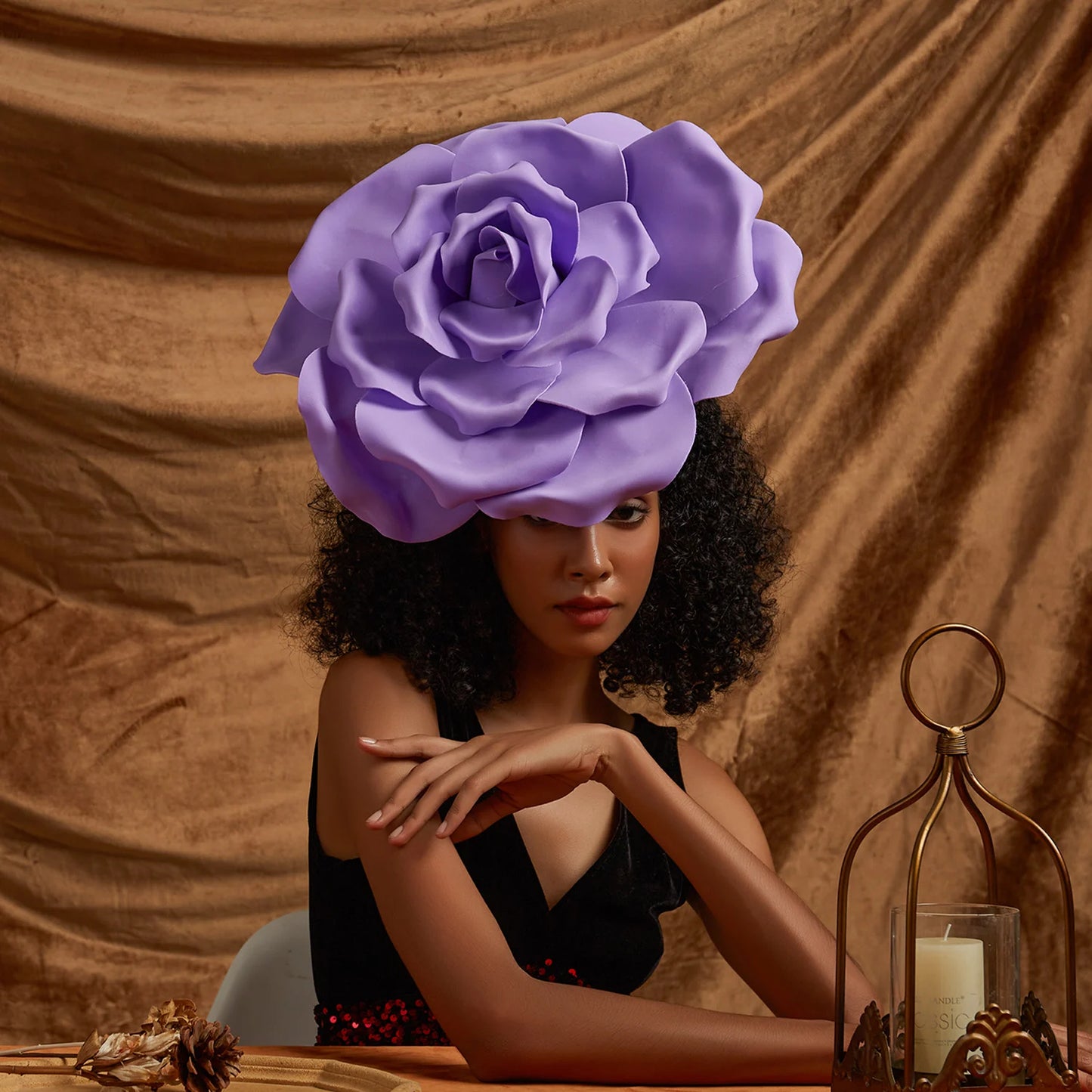 Elegant Foam and Feather Fascinator Hat – Timeless Headpiece
