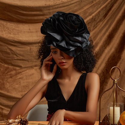 Elegant Foam and Feather Fascinator Hat – Timeless Headpiece
