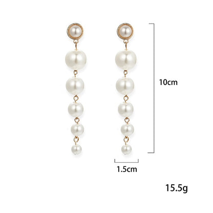 Exquisite Simulated Pearl Stud Earrings